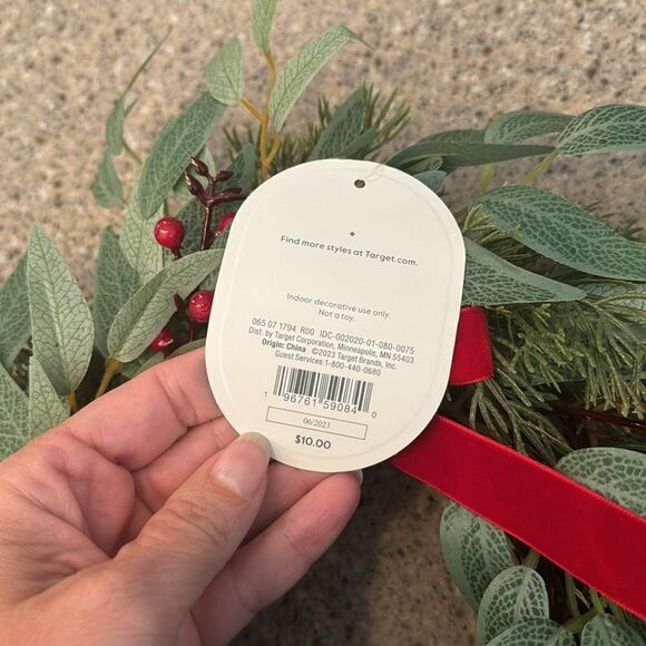 HOLIDAY Lot of 2 NEW Pillow Covers With Bonus Threshold NWT Wreath - Picture 11 of 11